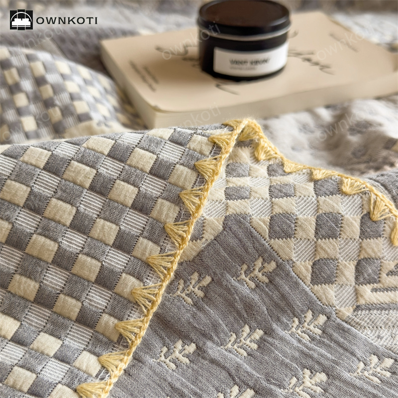 Ownkoti Three Layers Gauze Retro Comfy Lightweight Quilt