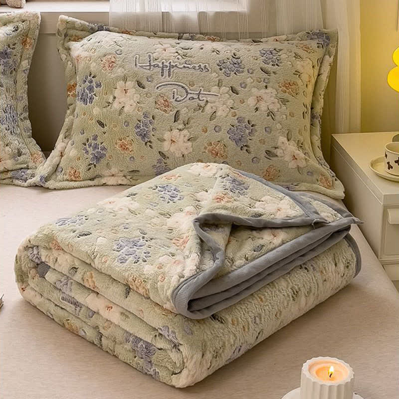 Ownkoti Elegant Floral Plush Throw Blanket - image 3