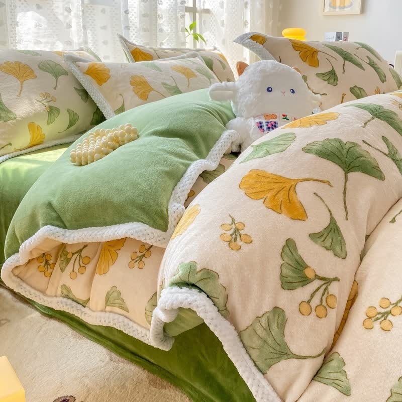 Ownkoti Ginkgo Leaf Plush Bedding Set - image 3