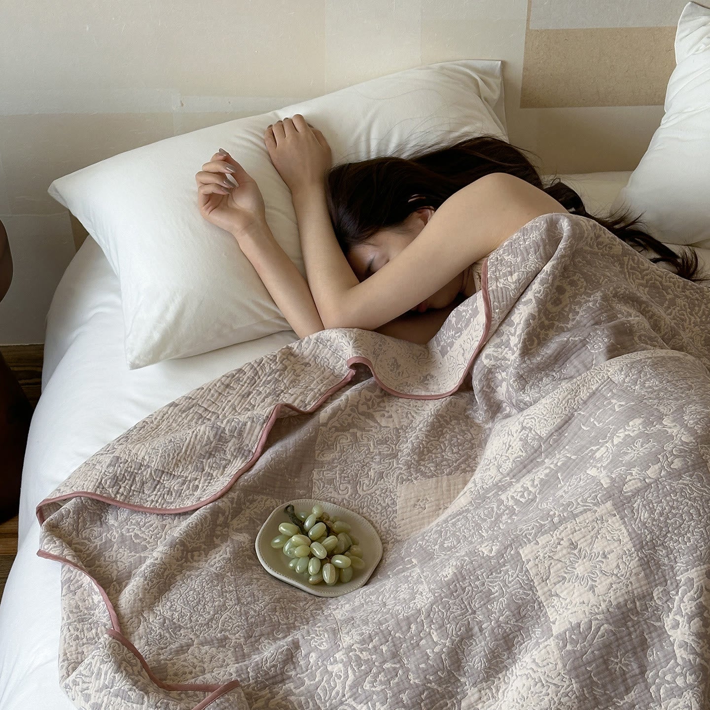 Ownkoti Reversible Jacquard Vintage Floral Quilt - image 3