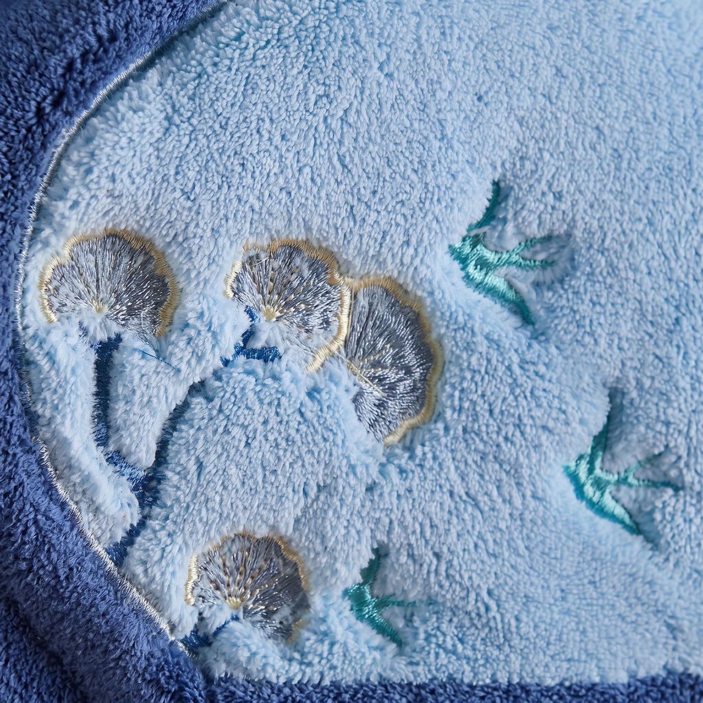 Ownkoti Blue Willow Coral Fleece Hand Towels - image 4