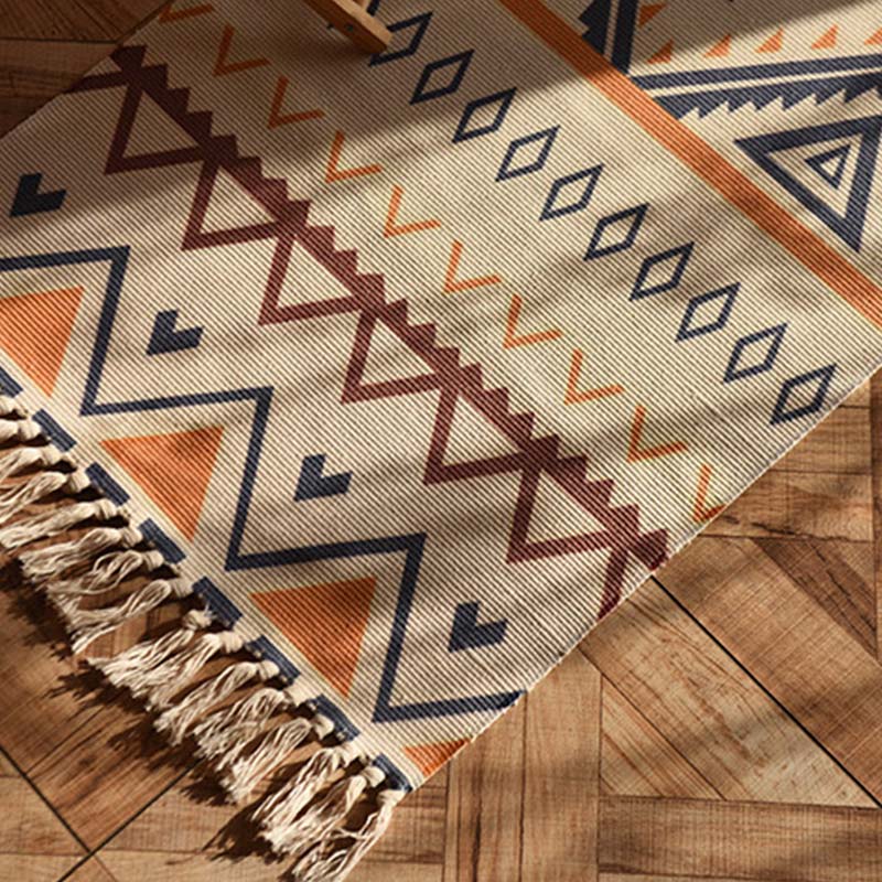 What Size Rug for a Queen Bed? 