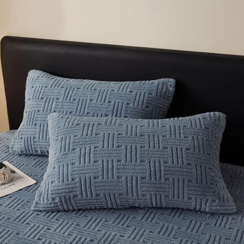 Simple Double-sided Fleece Throw Blanket - image 8