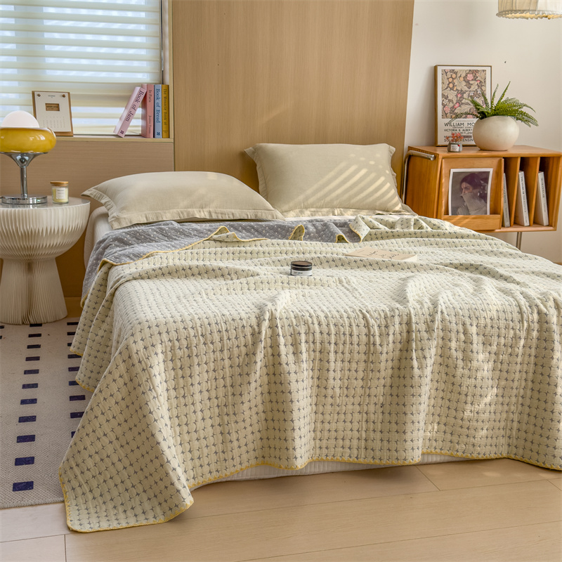 Breathable Three Layers Cotton Gauze Quilt - image 5