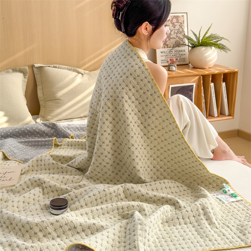 Breathable Three Layers Cotton Gauze Quilt - image 6