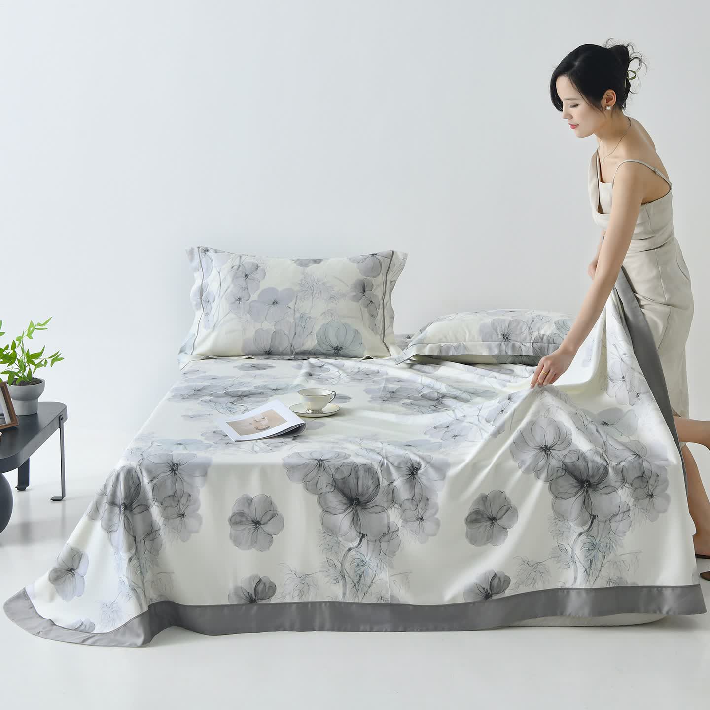 Ownkoti Pansy Print Cool Natural Fiber Bedspread