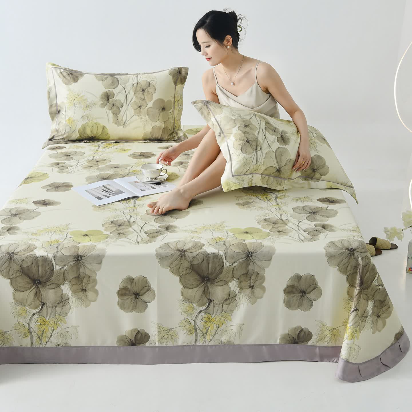 Ownkoti Pansy Print Cool Natural Fiber Bedspread