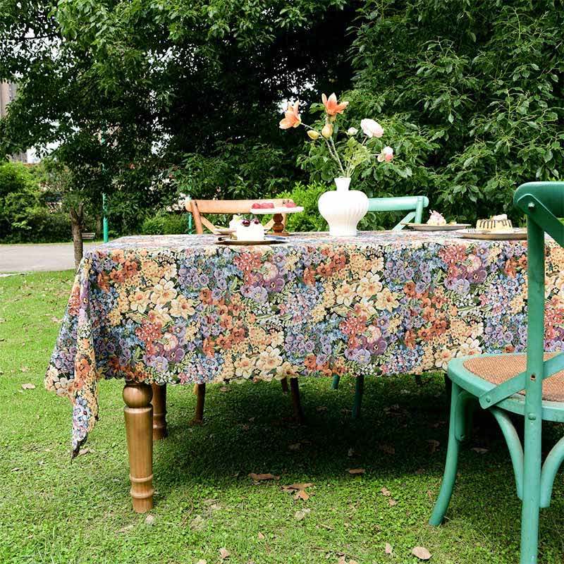 Luxurious Floral Scalloped Edge Tablecloth - 55" x 102" - image 1