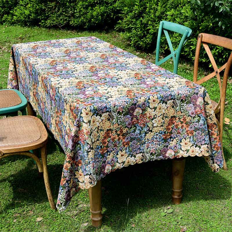 Luxurious Floral Scalloped Edge Tablecloth - image 3