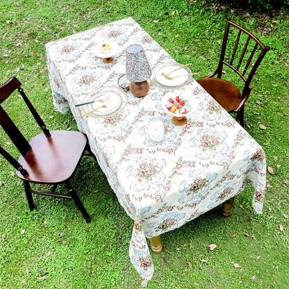 Elegant Floral Scalloped Edge Tablecloth - image 3