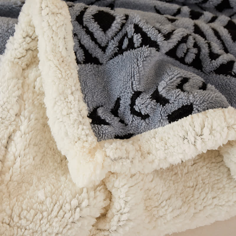 Striped Diamond Jacquard Warm Blanket - image 13