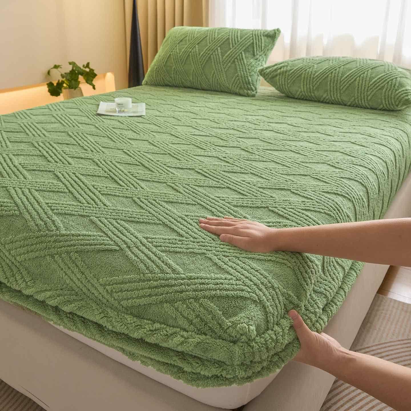 Striped Diamond Fleece Warm Fitted Sheet - Green - Sheet with 2PCS Pillowcases - King - image 5
