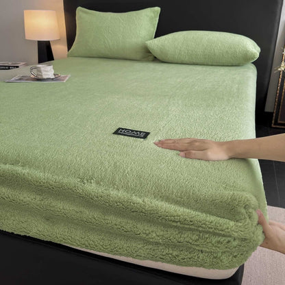 Solid Color Plush Warm Fitted Sheet - Green - Sheet with 2PCS Pillowcases - King - image 2