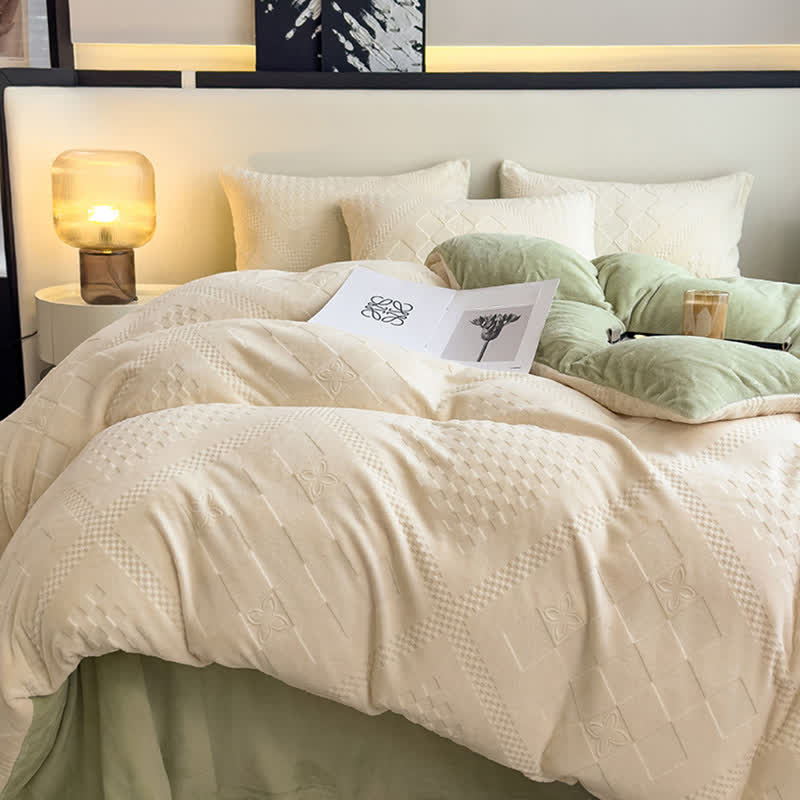 Diamond Checkered Textured Warm Bedding Set - image 2