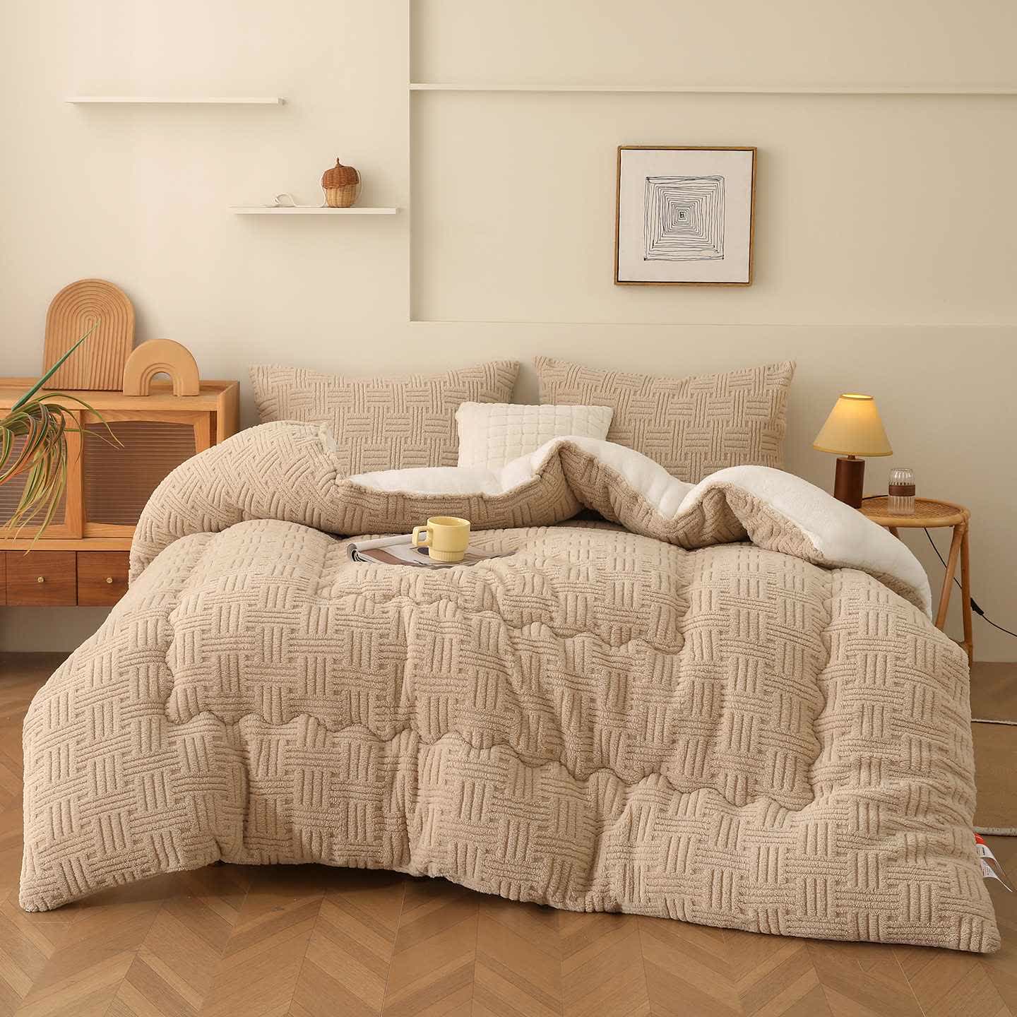 Geometric Striped Textured Sherpa Blanket - image 2