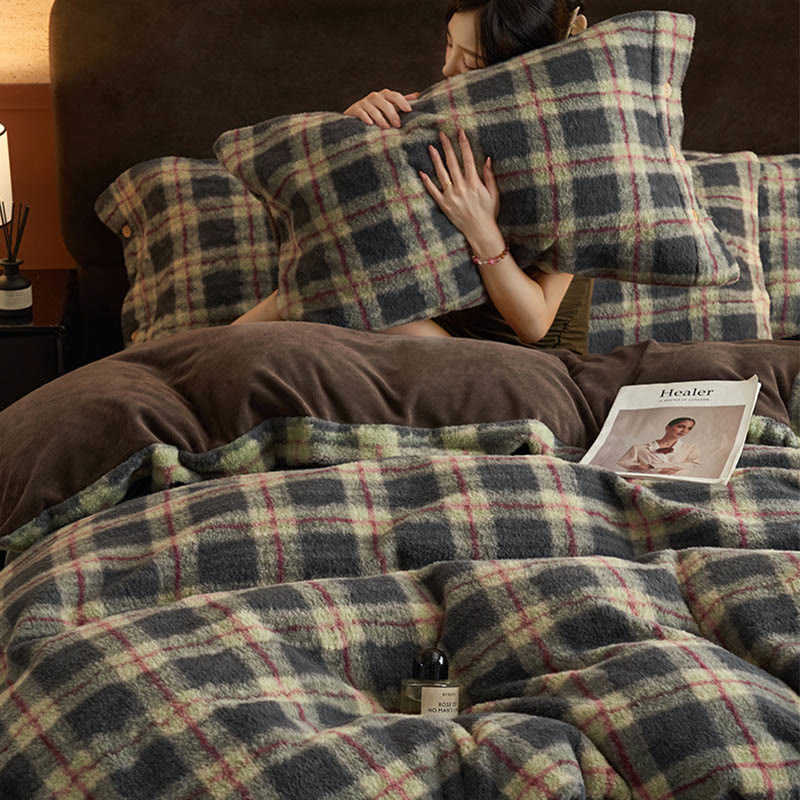 Ownkoti Classic Plaid Cozy Thick Bedding Set (4PCS)  - image 1