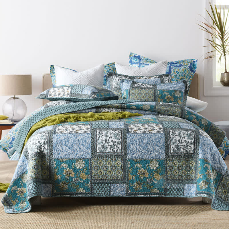 Ownkoti Vintage Floral Cotton Quilted Coverlet - King - image 0