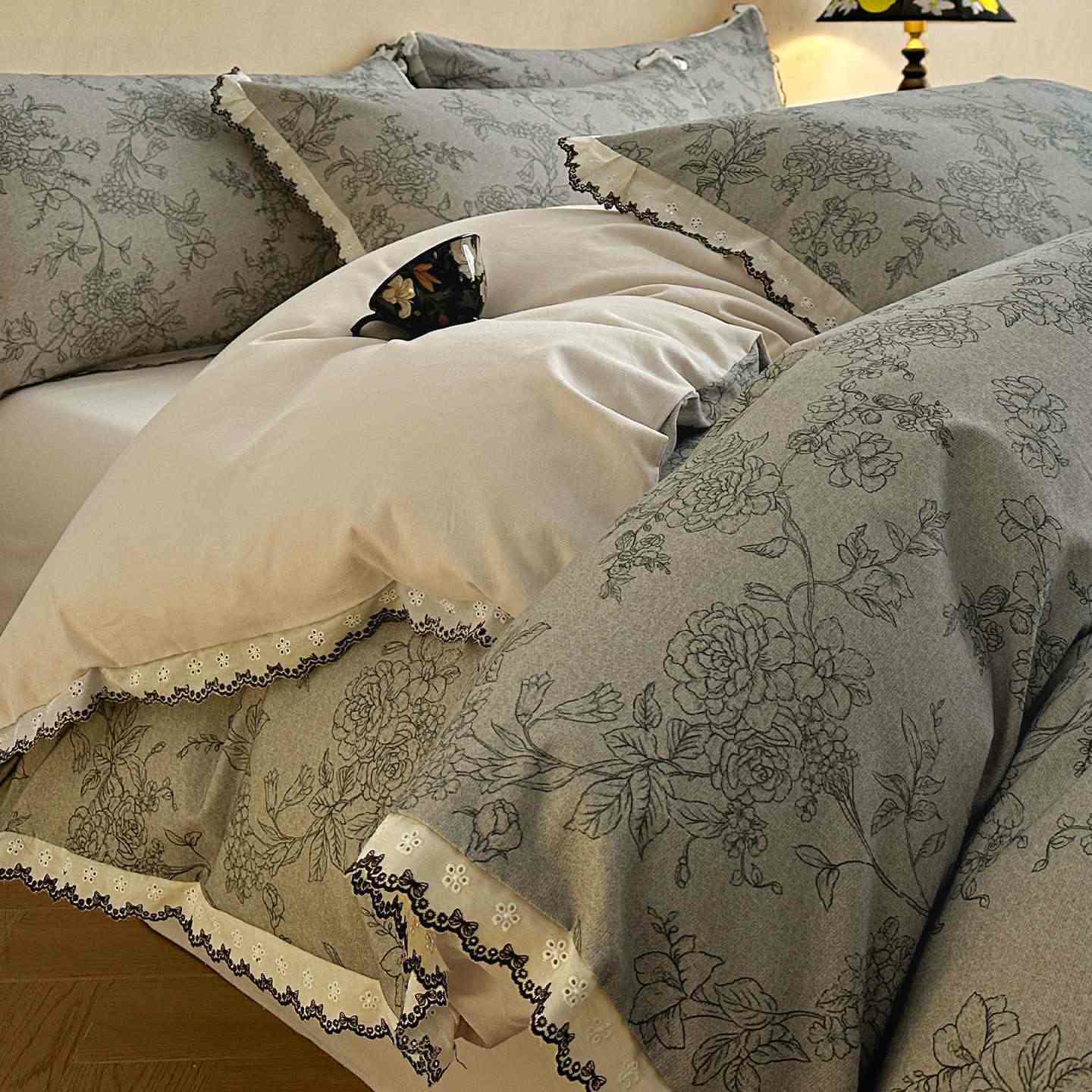 Ownkoti Brushed Cotton Artistic Floral Lace Bedding Set - Green - King - image 1