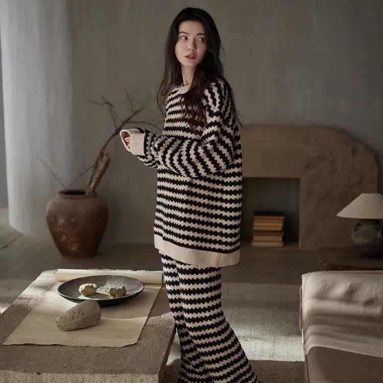Ownkoti Stripe Pattern Plush Loungewear Set - image 3