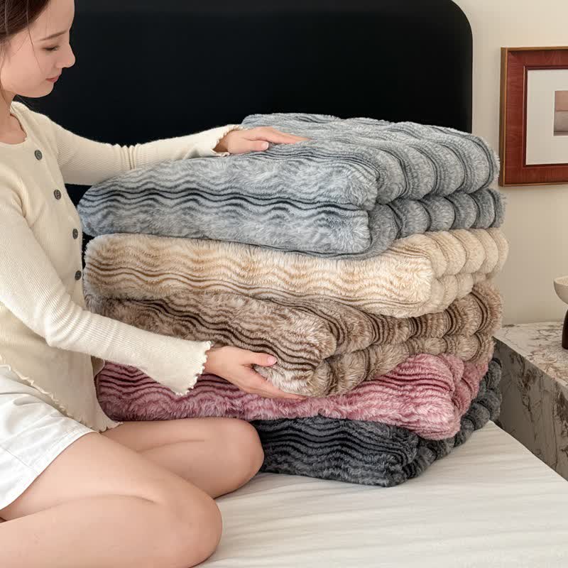 Ownkoti Faux Fur Wavy Jacquard Plush Blanket - image 2