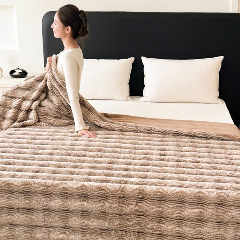 Ownkoti Faux Fur Wavy Jacquard Plush Blanket - image 6