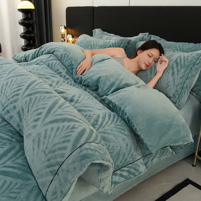 Ownkoti Leaf-inspired Textured Plush Bedding Set(4PCS) - Green - King - image 15