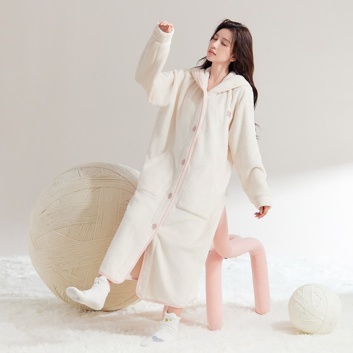 Ownkoti Simple Hooded Button Plush Bathrobe - White - XL - image 1