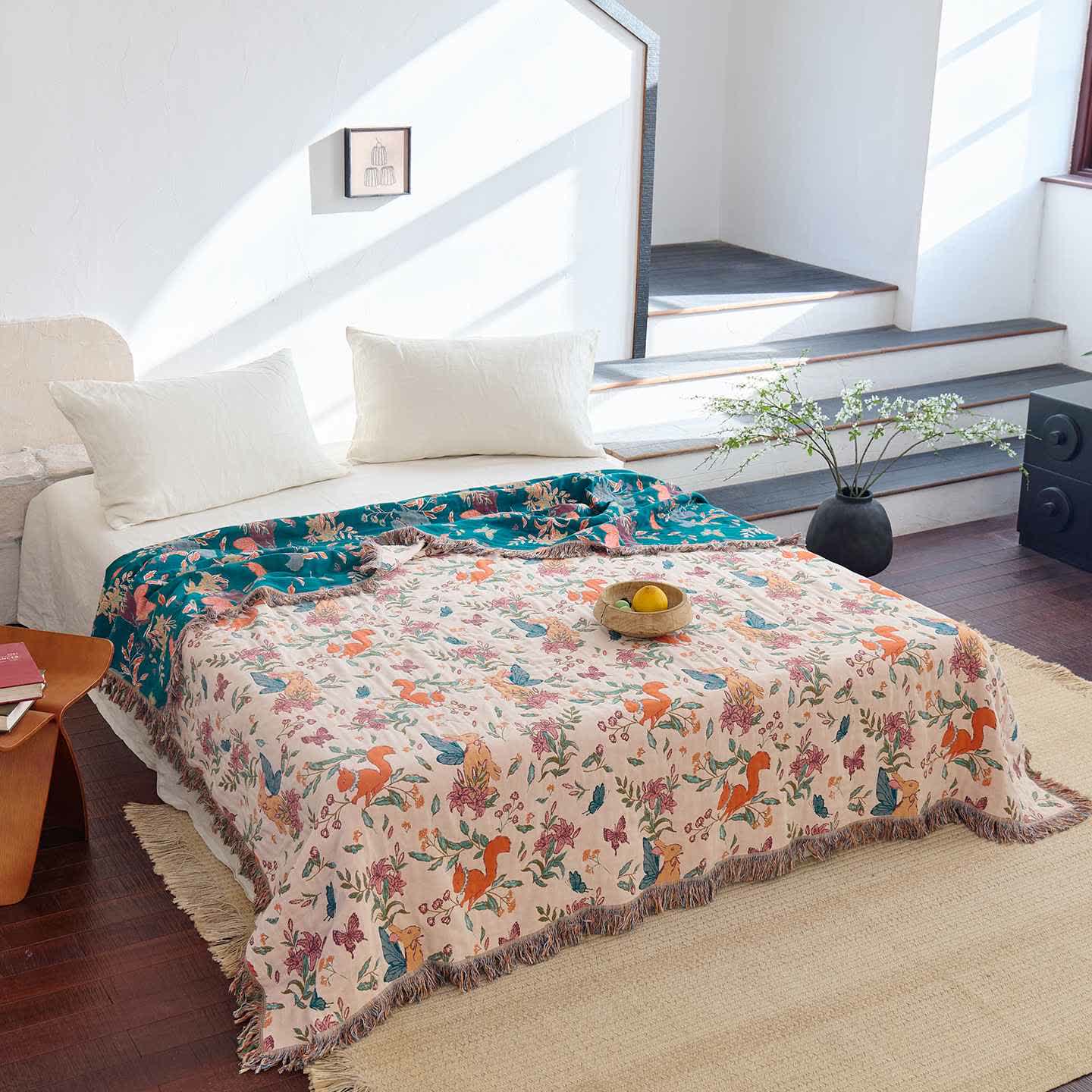 Ownkoti Squirrel Butterfly Floral Cotton Gauze Quilt - King - image 0