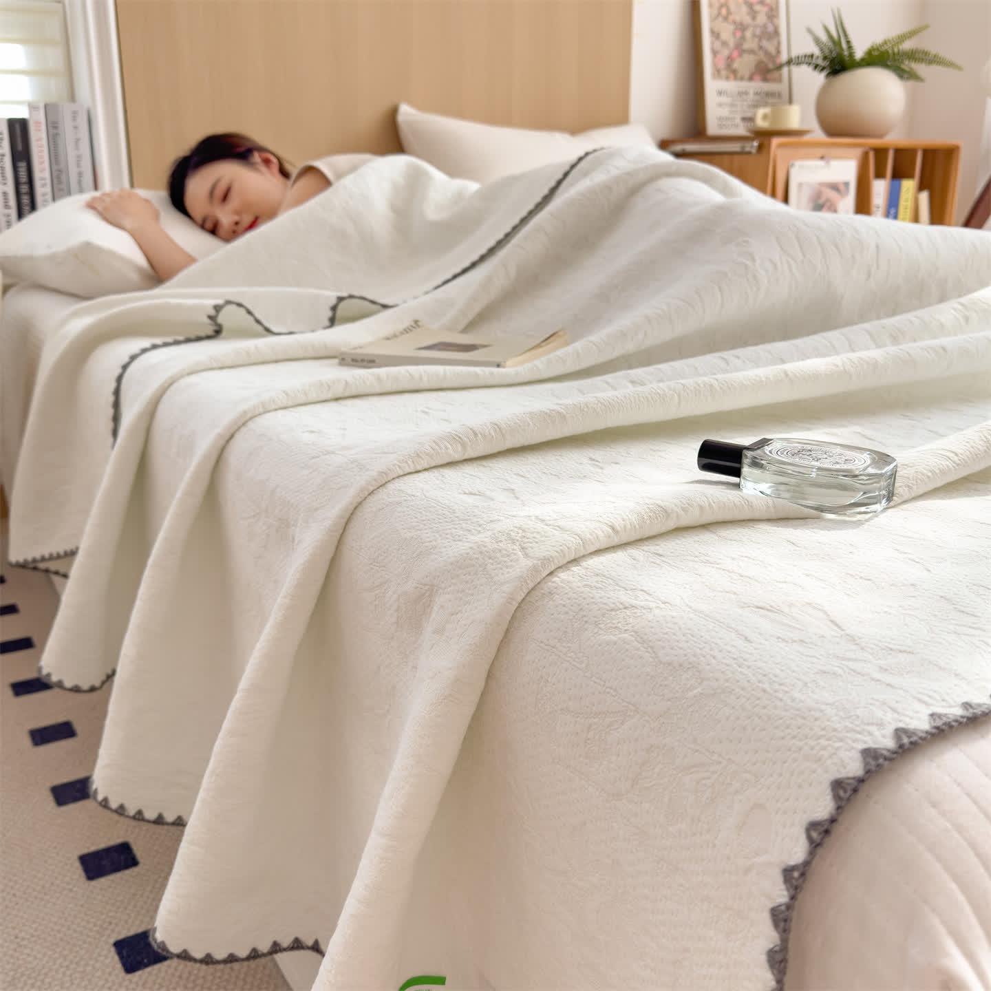 Ownkoti Cotton 3-Layer Gauze Simple Reversible Quilt - Queen - image 0