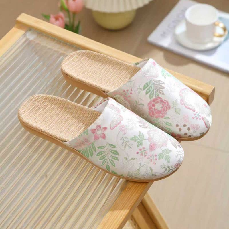 Ownkoti Refresh Floral Closed-Toe House Shoes - White - L - image 6