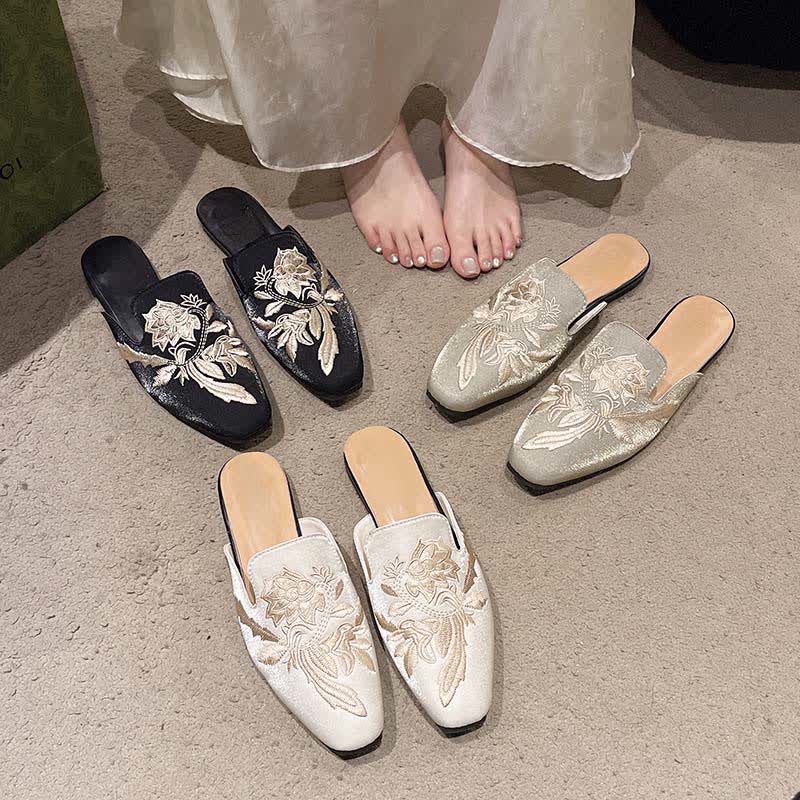Ownkoti Elegant Floral Embroidery Pointed-Toe Mules - image 0