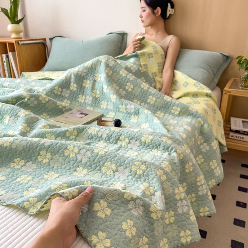 Ownkoti Four-Leaf Clover Cotton Triple Gauze Quilt - Green - Queen - image 2