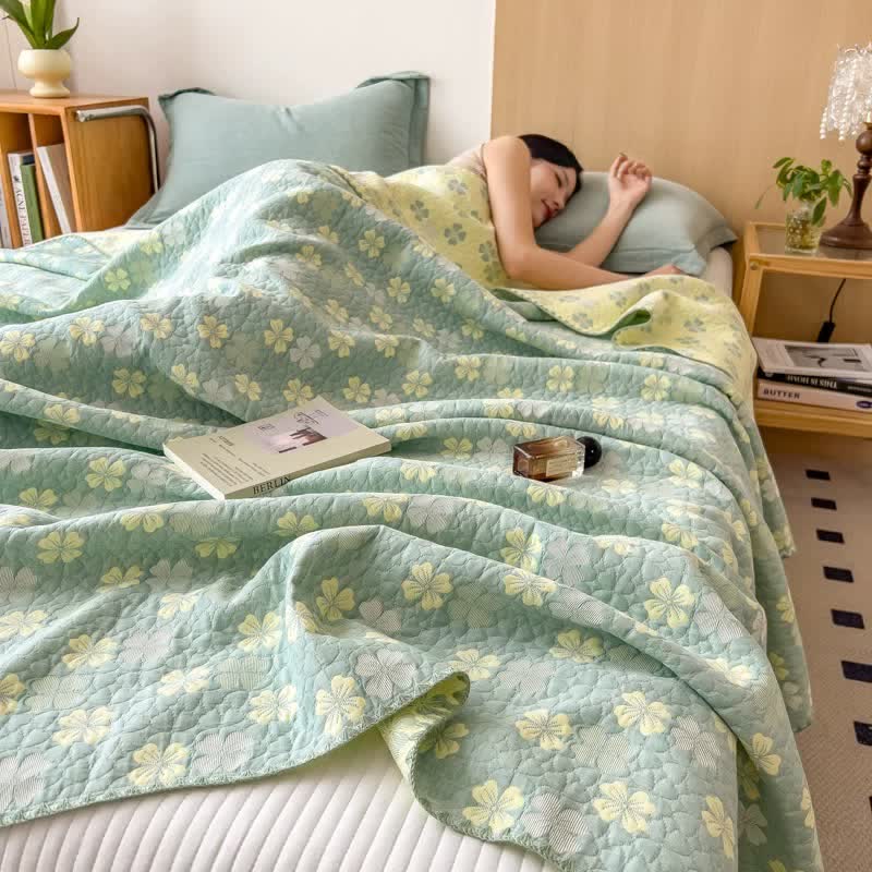 Ownkoti Four-Leaf Clover Cotton Triple Gauze Quilt - image 3