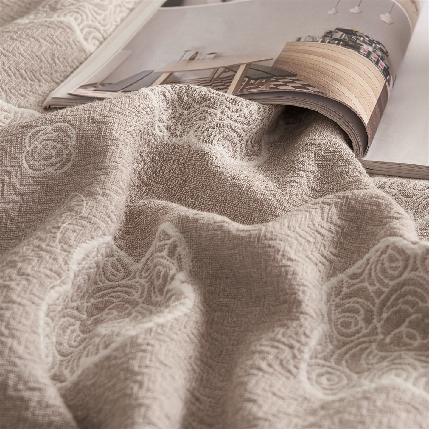 Ownkoti Oriental Ruyi Cloud Jacquard 3-Layer Gauze Quilt - image 3