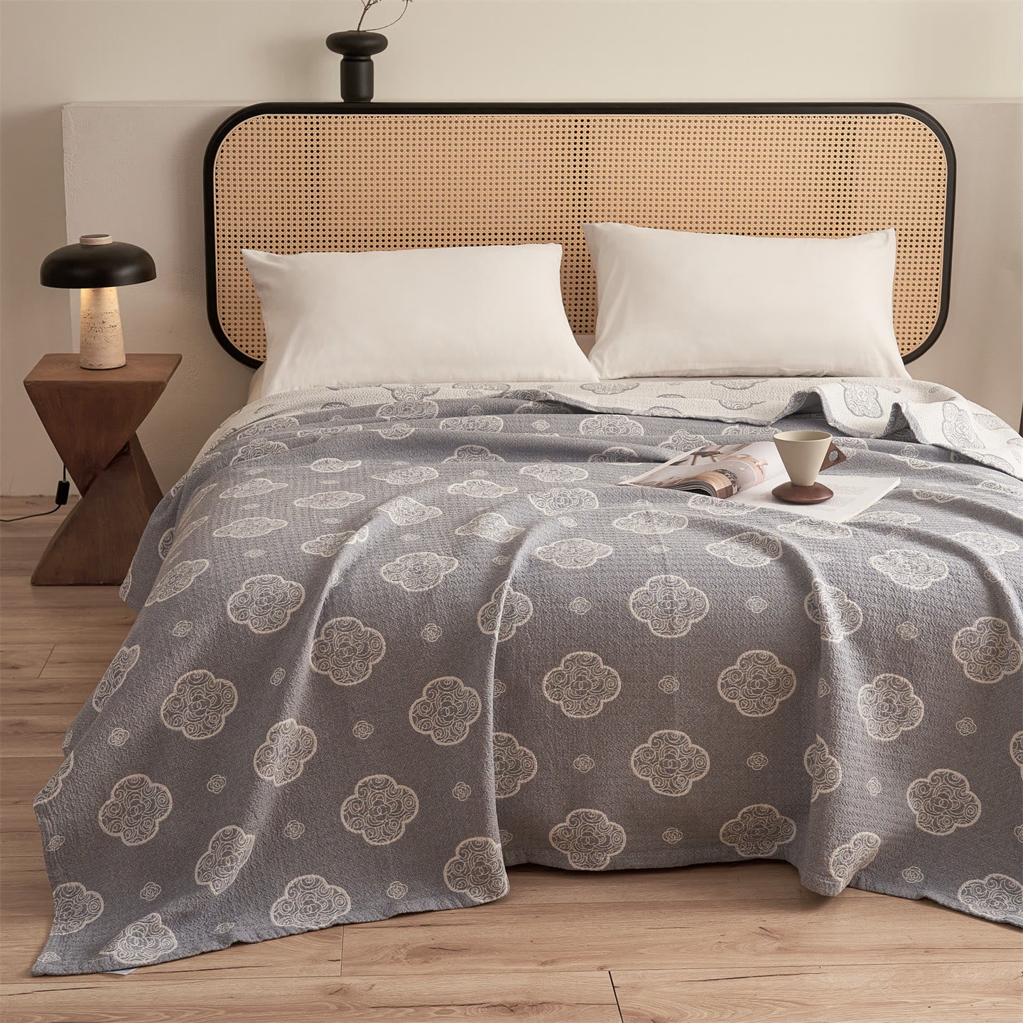 Ownkoti Oriental Ruyi Cloud Jacquard 3-Layer Gauze Quilt - Grey - Queen - image 5