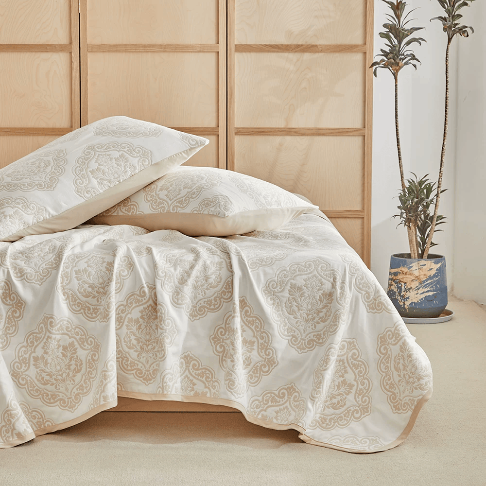 Ownkoti Vintage European Scroll Jacquard Bedding Set - image 1