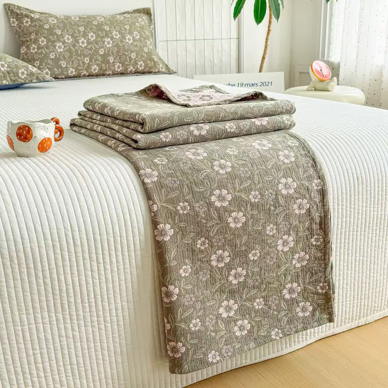 Ownkoti Reversible Rustic Flower Jacquard Cotton Quilt - image 3