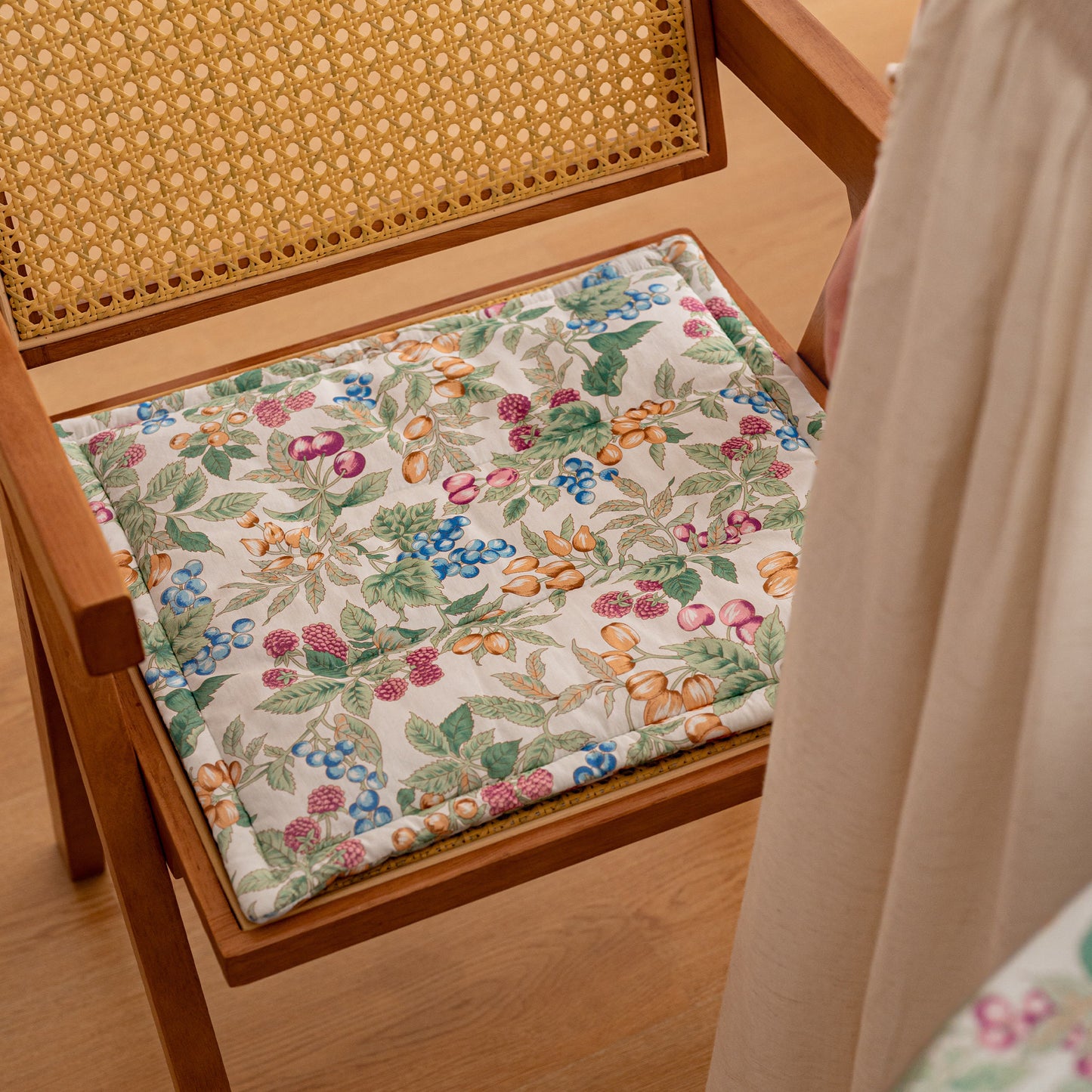 Ownkoti Vintage Fruit & Floral Chair Cushion - image 1