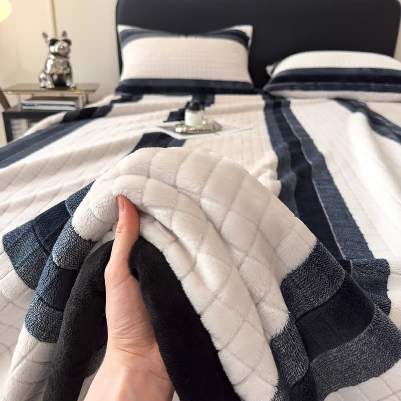 Ownkoti Geometric Grid Stripe Soft Throw Blanket - image 9