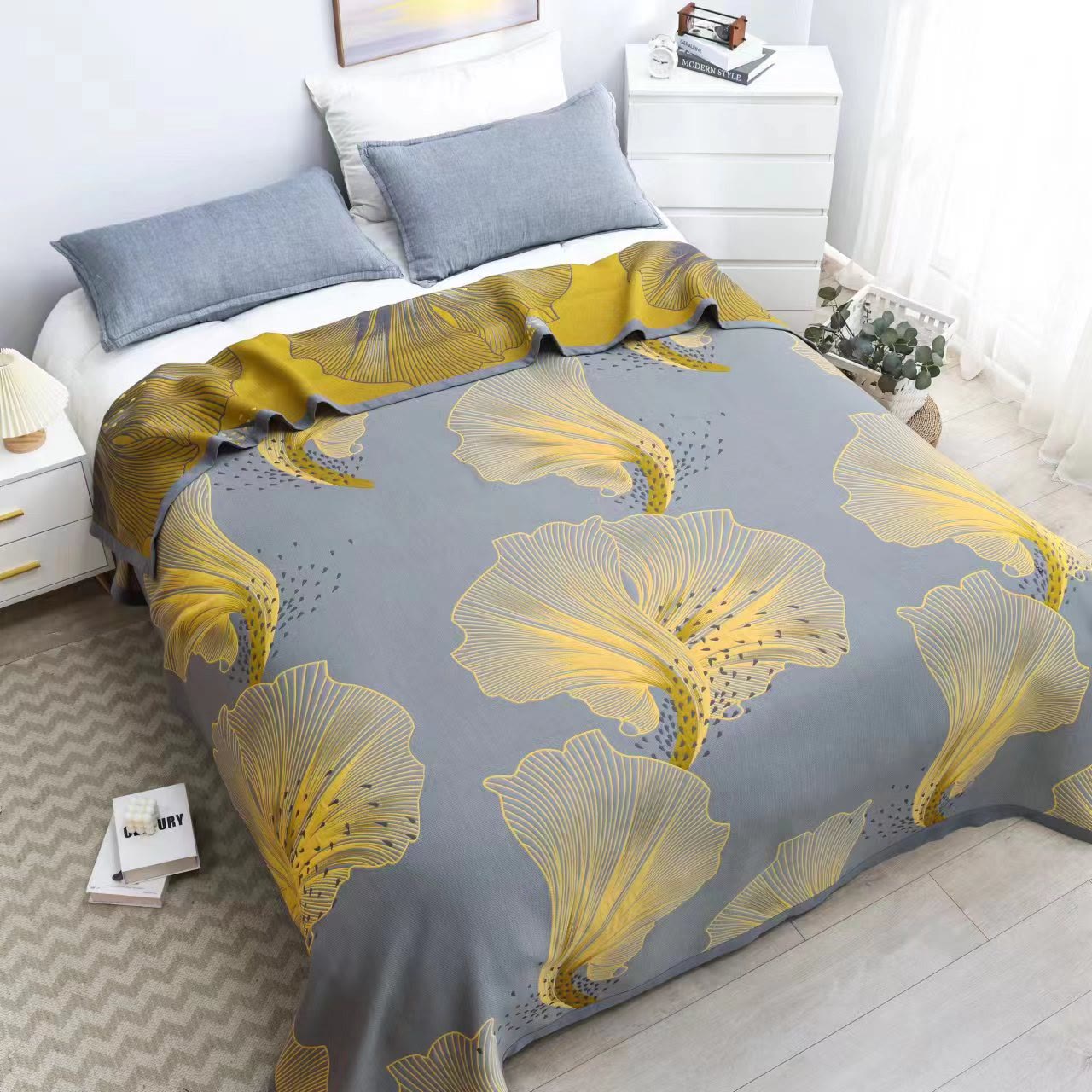 Ownkoti Zantedeschia Aethiopica Print Cotton Reversible Quilt - Quilt with 2pcs Pillowcases - King - image 0