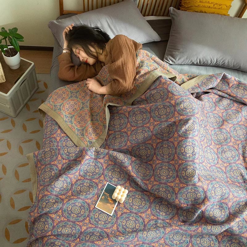 Ownkoti Retro Flower Pattern Cotton Reversible Quilt