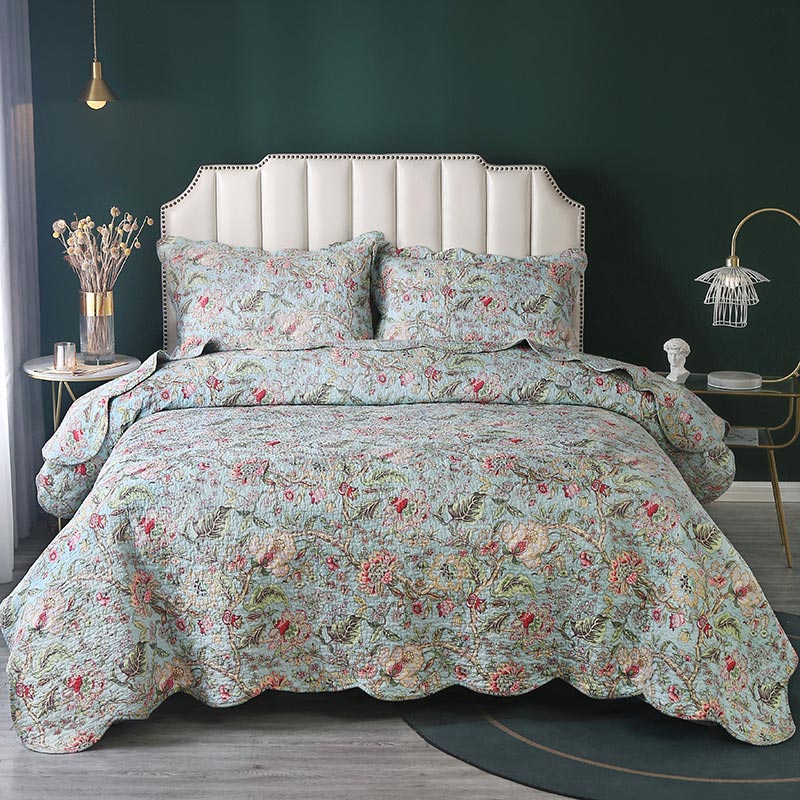 Ownkoti Vintage Flower Quilt with Pillow Shams - image 0