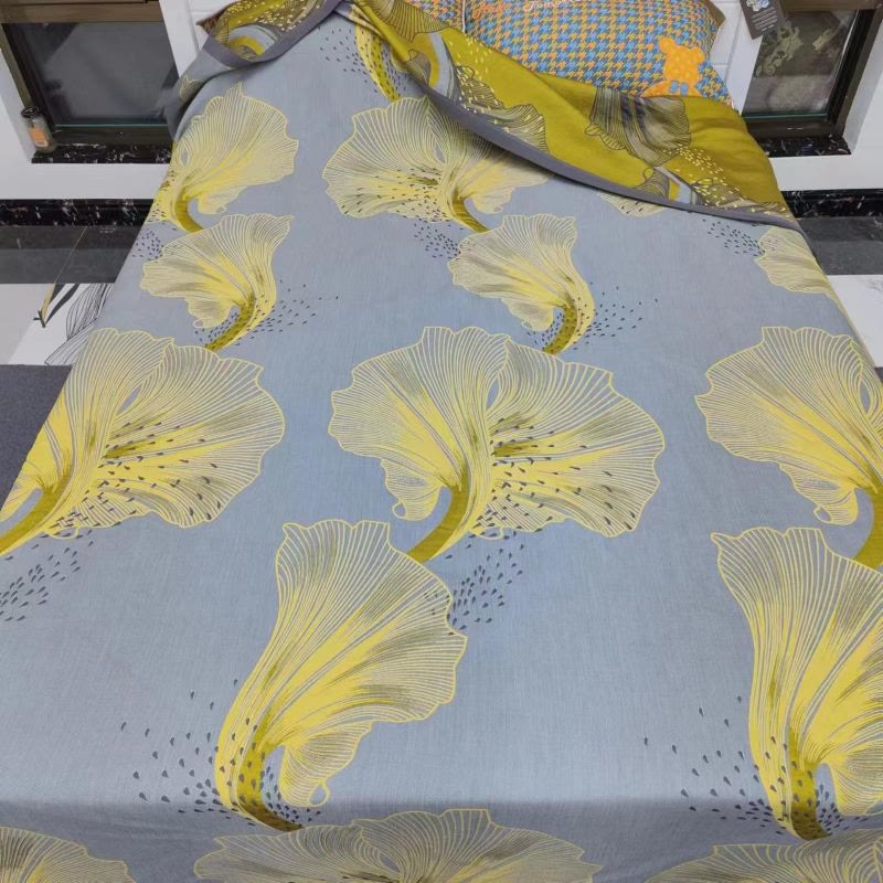 Ownkoti Zantedeschia Aethiopica Print Cotton Reversible Quilt - image 3